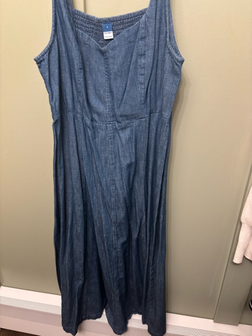 Old Navy Sleeveless Denim Maxi Dress in Medium Blue